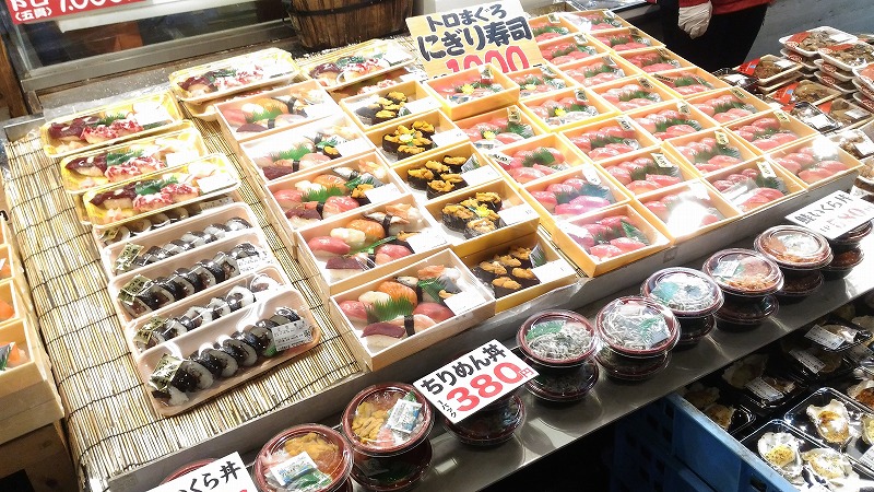 ひろめ市場で売られているお寿司
