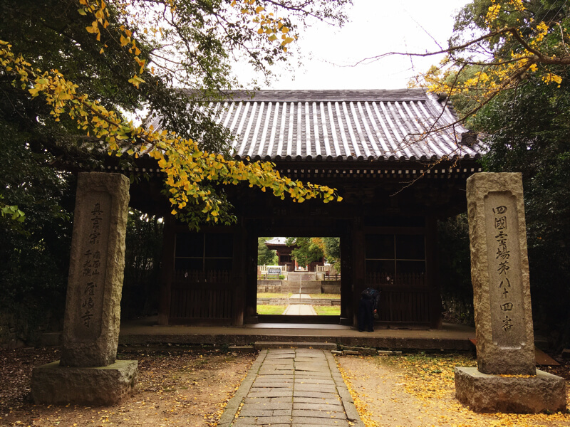 屋島寺の門